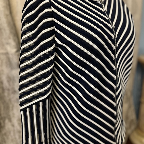 Chico’s Navy and white sheer jacket size 1 - Picture 2 of 4